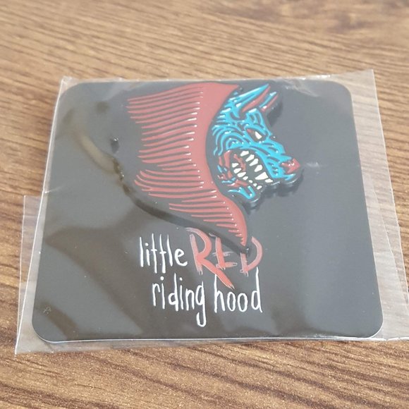 Loot Fright/Loot Crate Little Red Riding Hood Enamel Pin - Picture 1 of 2